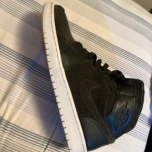 Air Jordan 1 Mid 'Sequoia Max Orange'